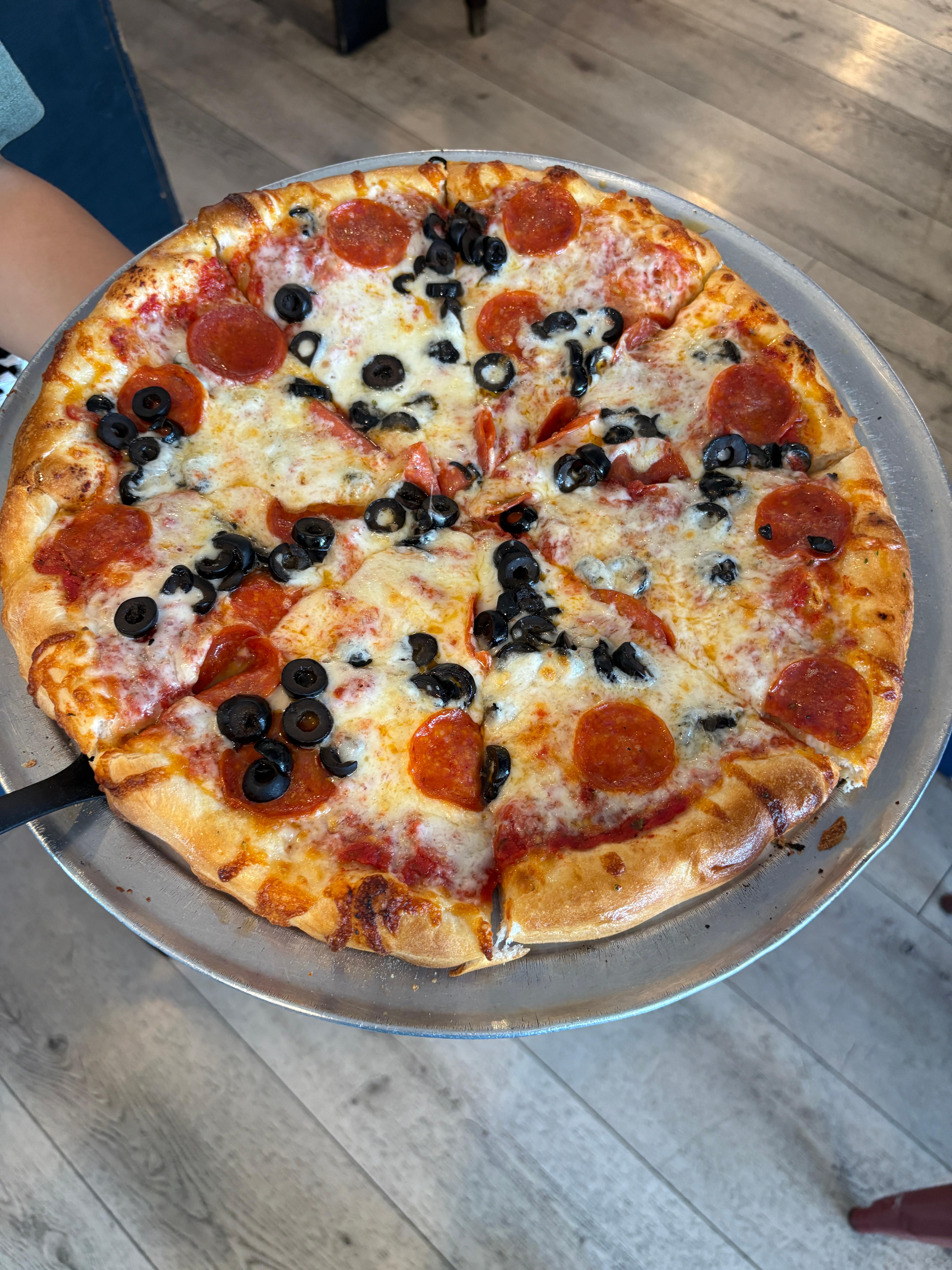 14" Pizza.