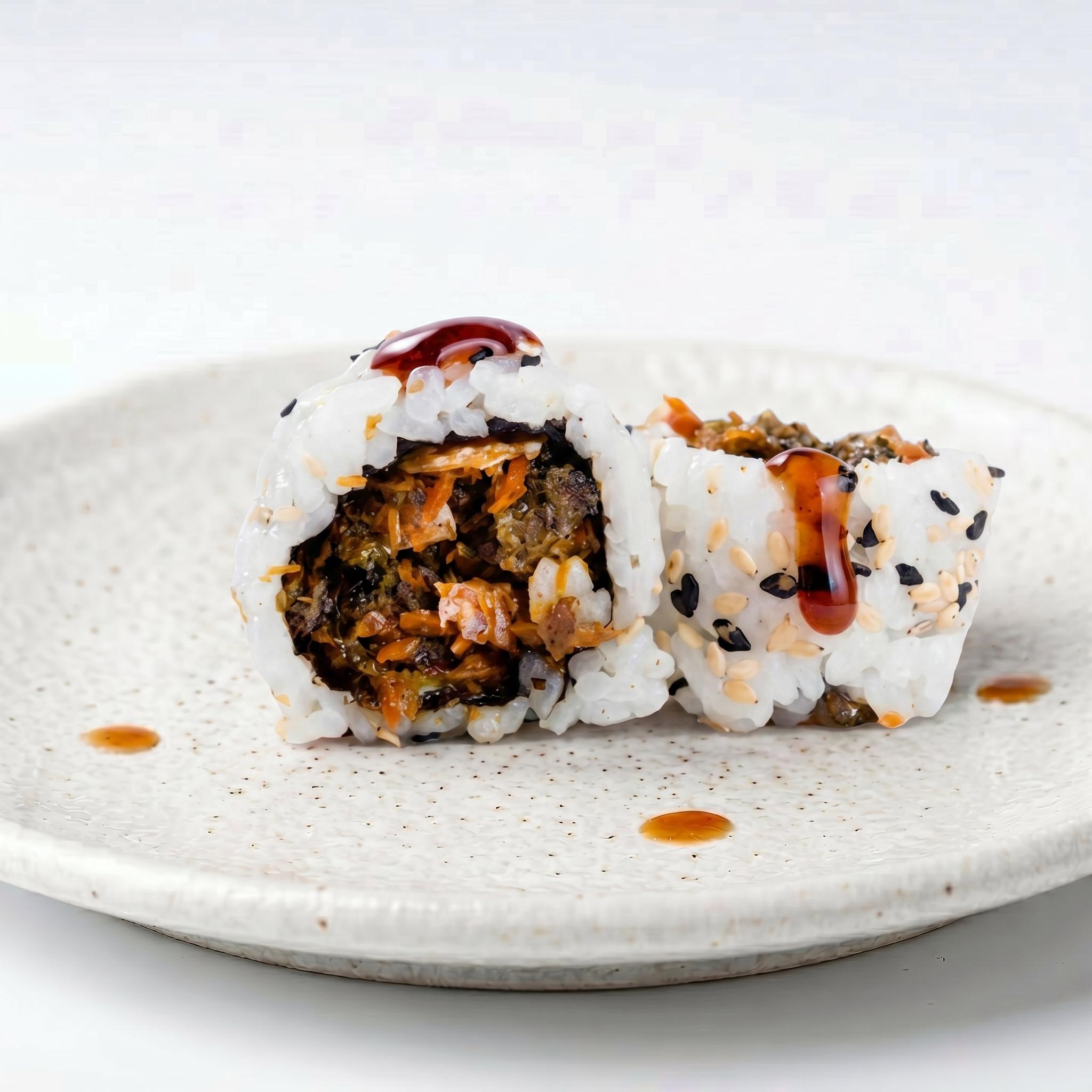 SALMON SKIN ROLL.