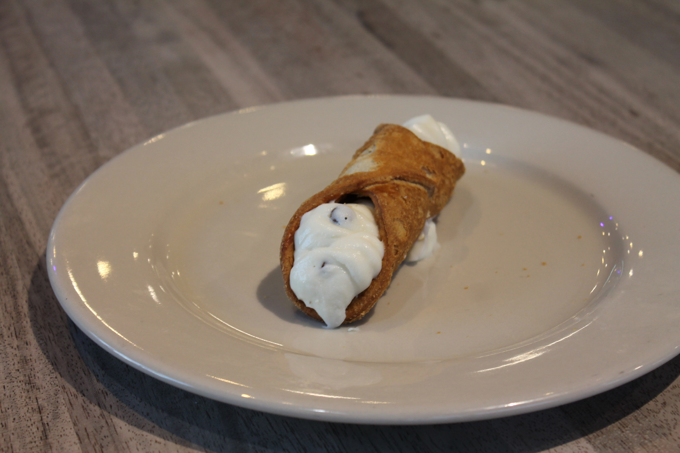 Jumbo Cannoli.