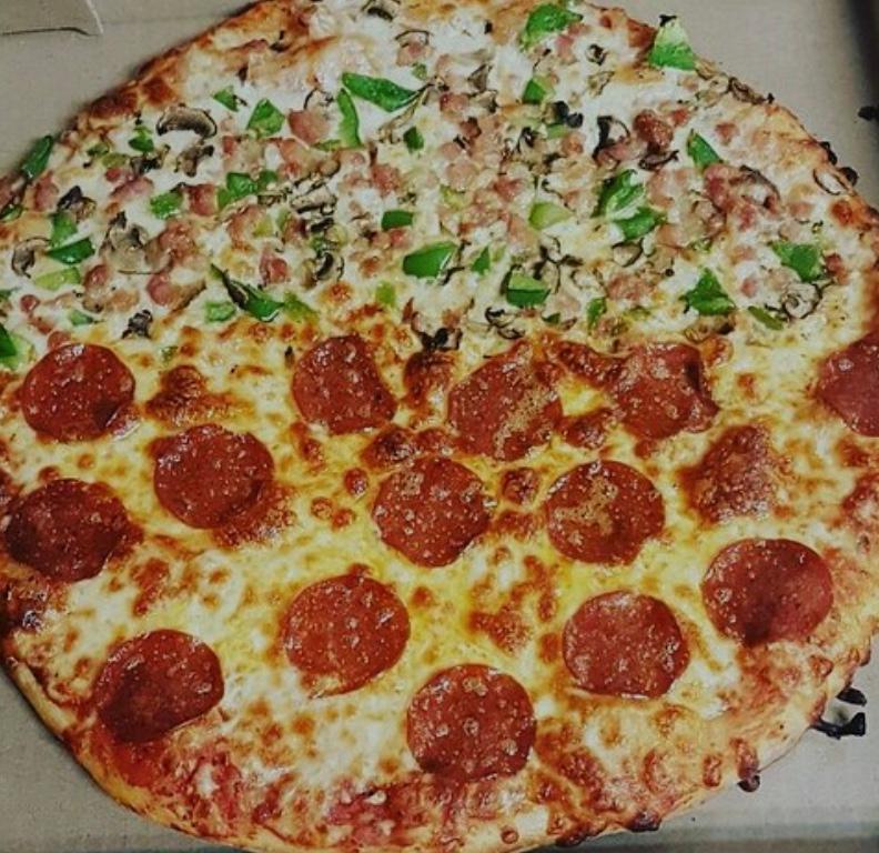 SM HALF SPECIALTY PIZZA.