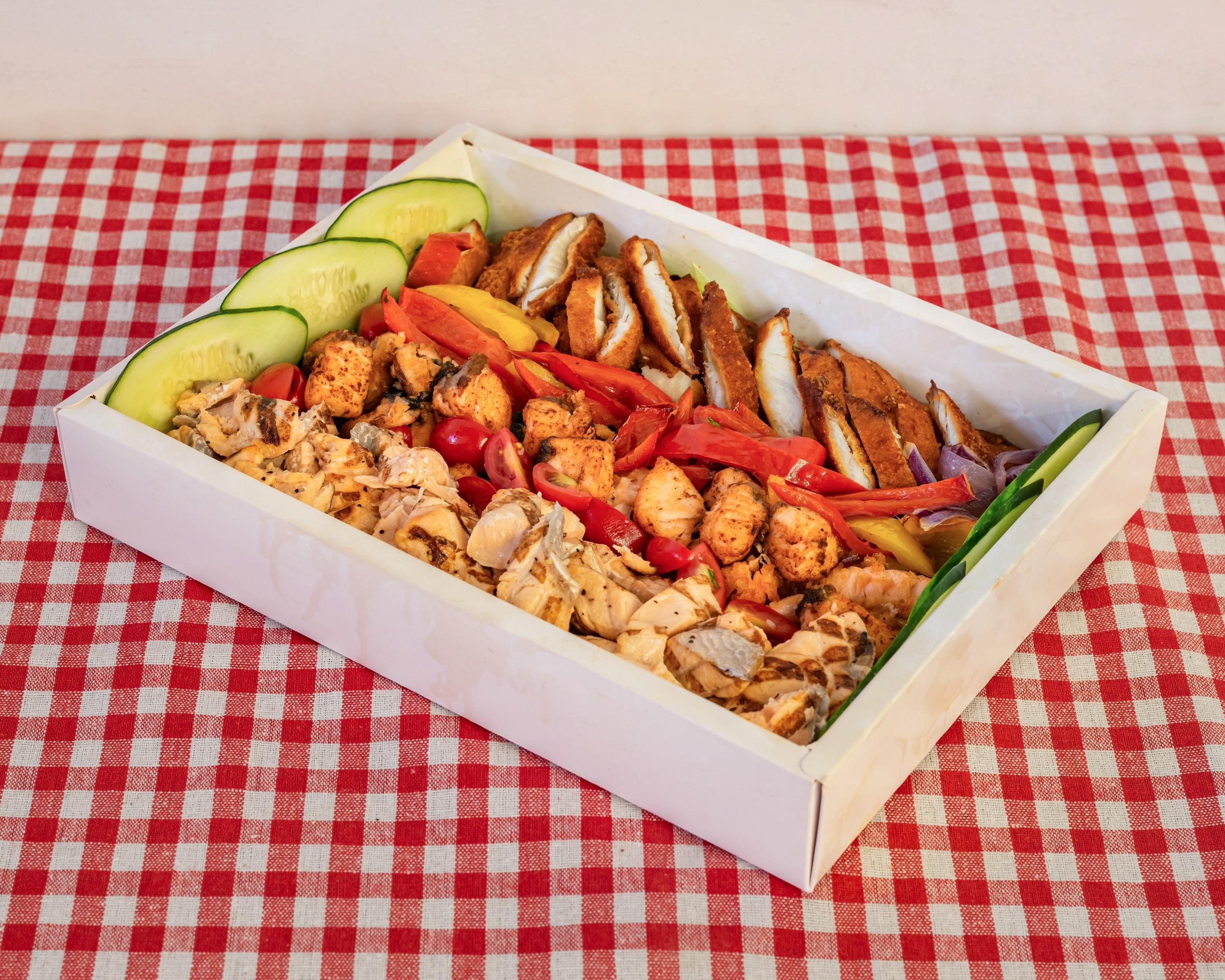 Signature Seafood Pack (6–10 guests).