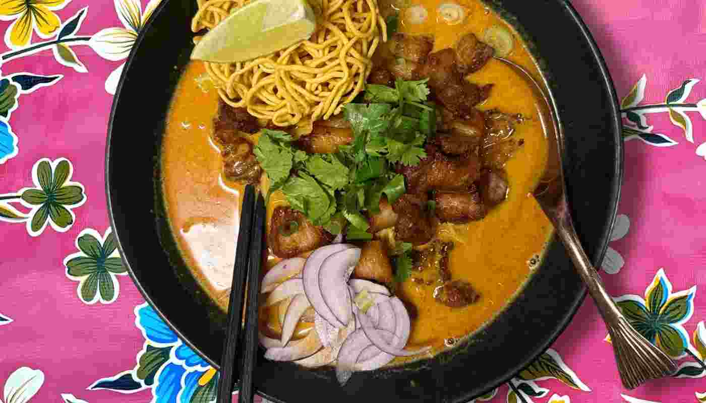 KHAO SOI Moo Tod.