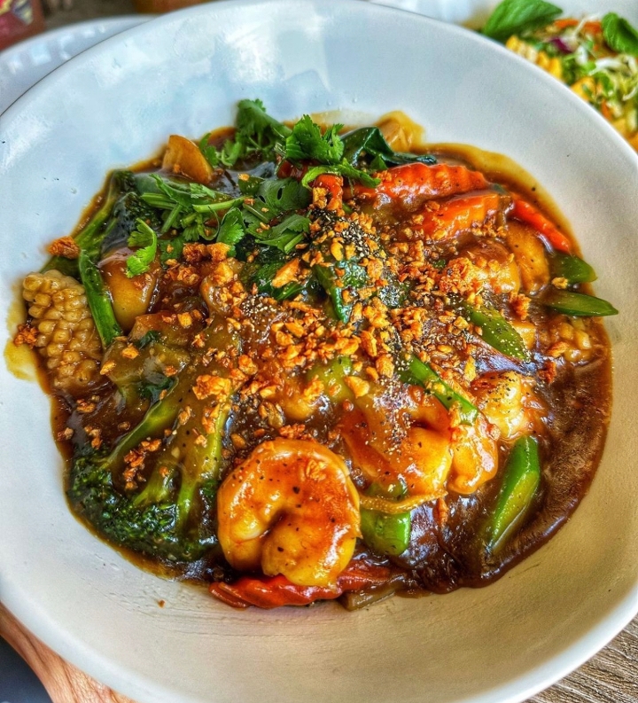 VEGAN Lad Na Noodles.