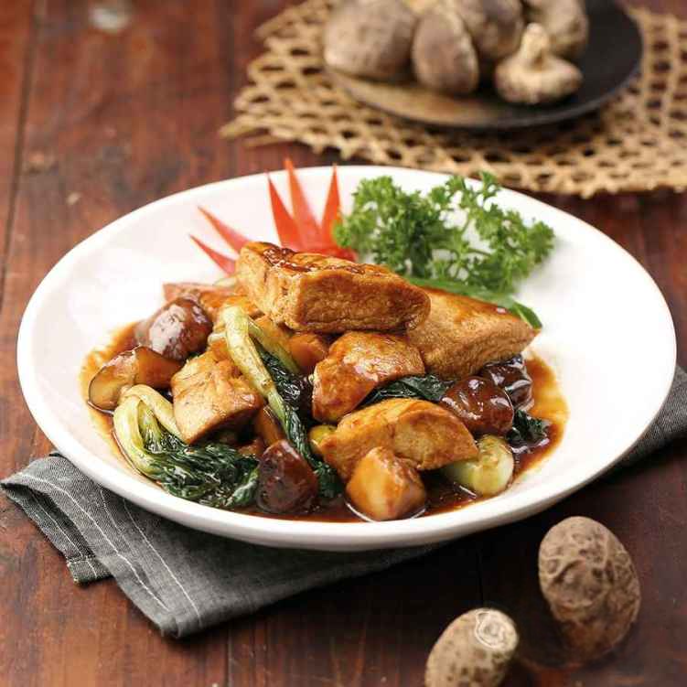 VG4. 紅燒豆腐/Braised Tofu w. Vegetable in Oyster Sauce.