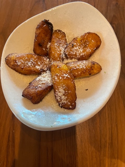 Plátanos y Queso Cotija.