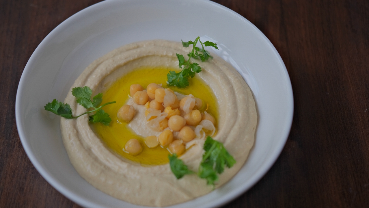 HUMMUS.