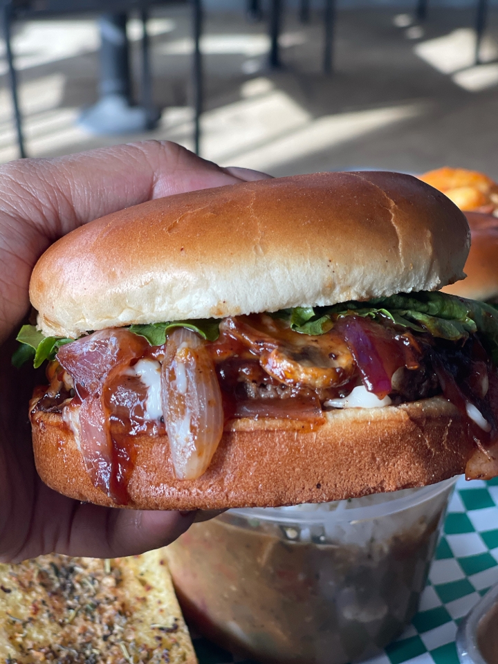 BBQ MUSHROOM BURGER.