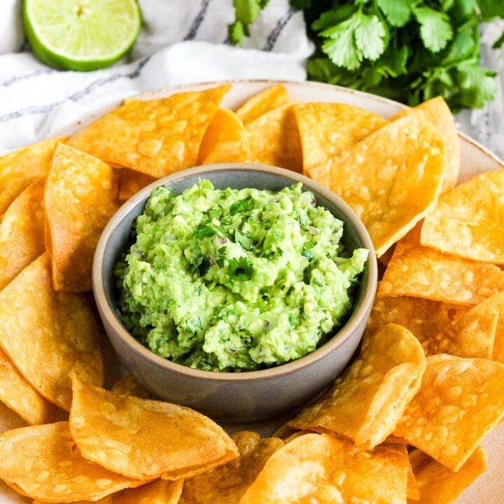 Guacamole and chips.
