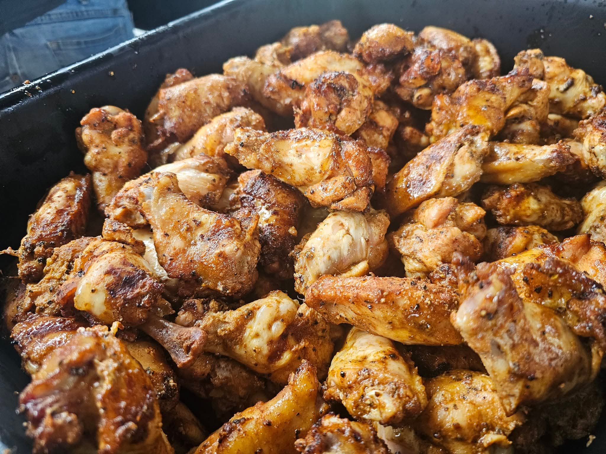 16 Smoked Fried Wings.