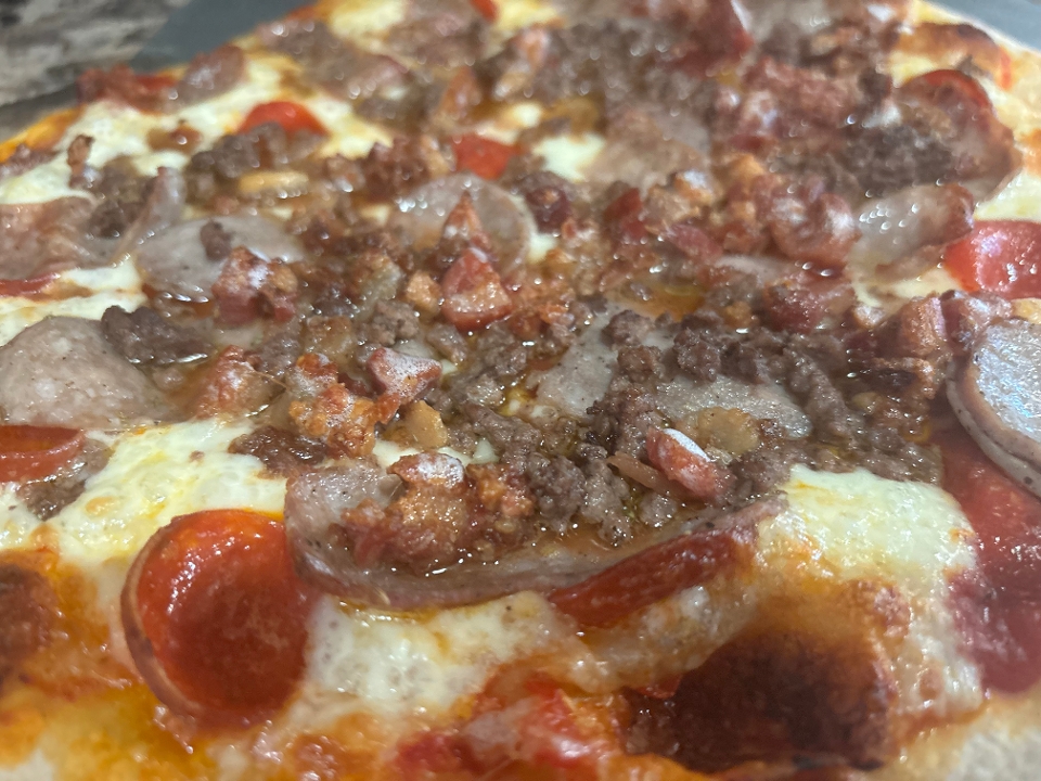 Meatlovers Pizza.
