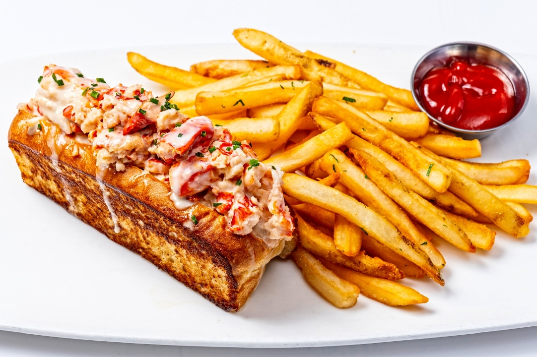 Maine Lobster Roll - Regular.