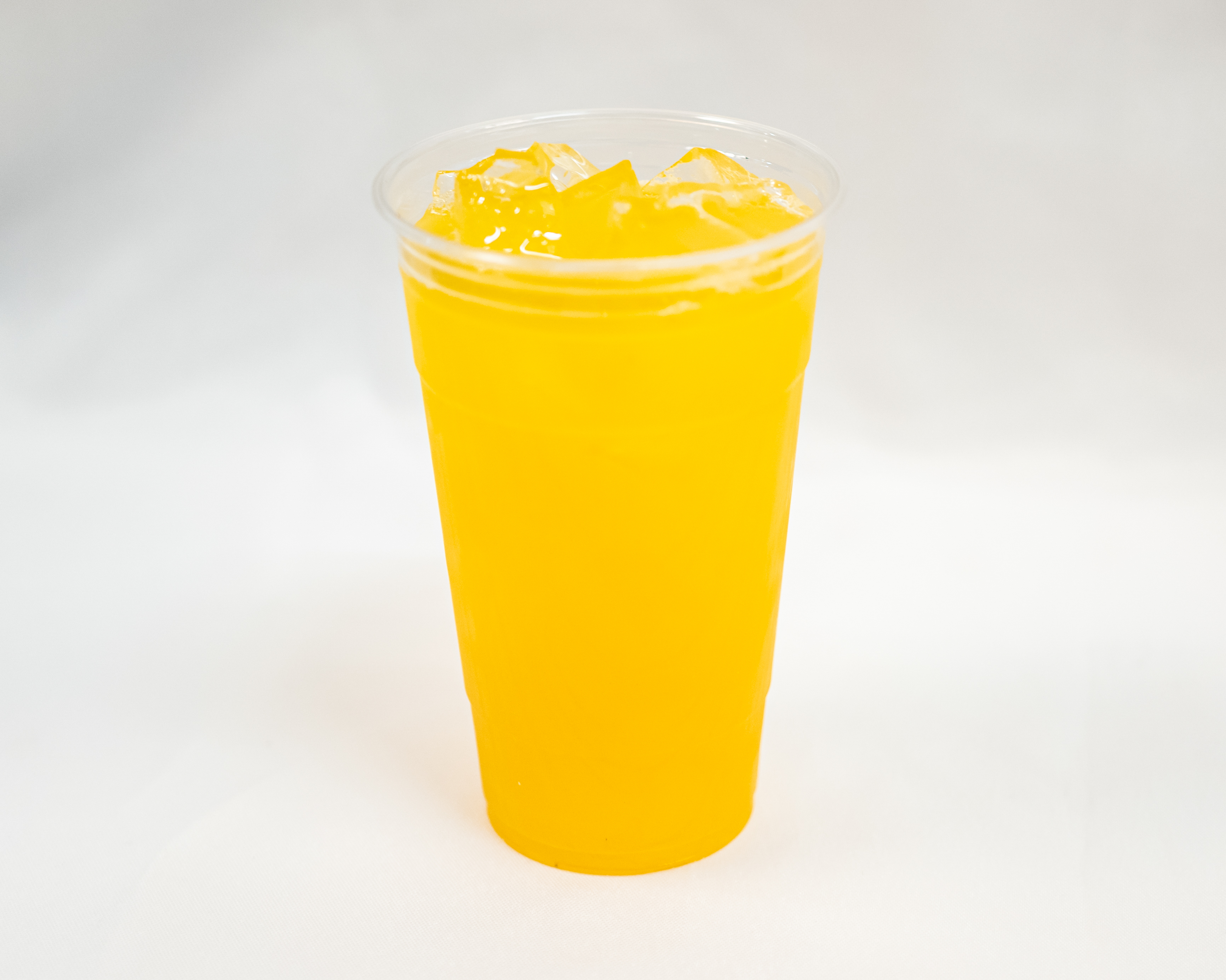 Jus Mango au lait (Mango juice with milk).