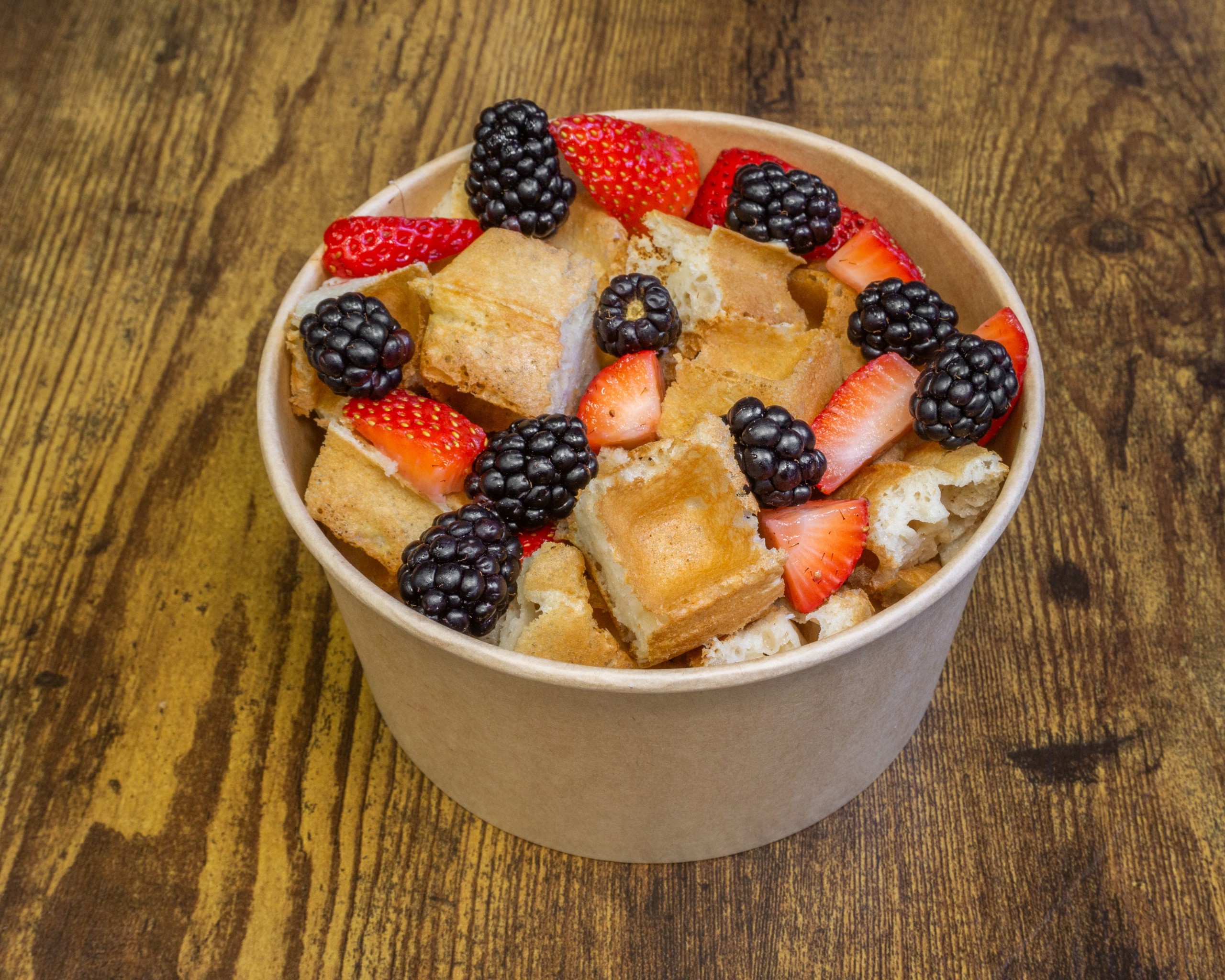Fruity Belgian Waffle 🧇🍓🍌.