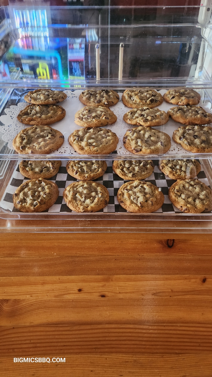 BIG MIC'S CHOCOLATE CHIP COOKIES.