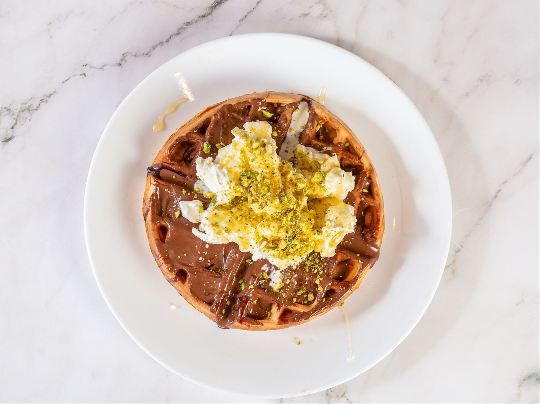 Belgian Waffle Cream / وافل بلجيكي مع كريمة.