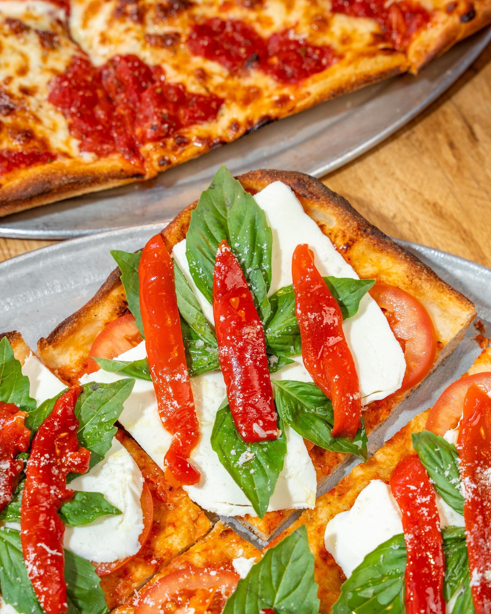 Fresh Mozzarella, Tomato, Basil & Roasted Peppers Slice.