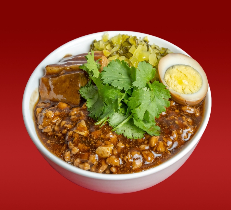 Grandma Braised Chicken Rice 阿嬤滷雞肉飯.