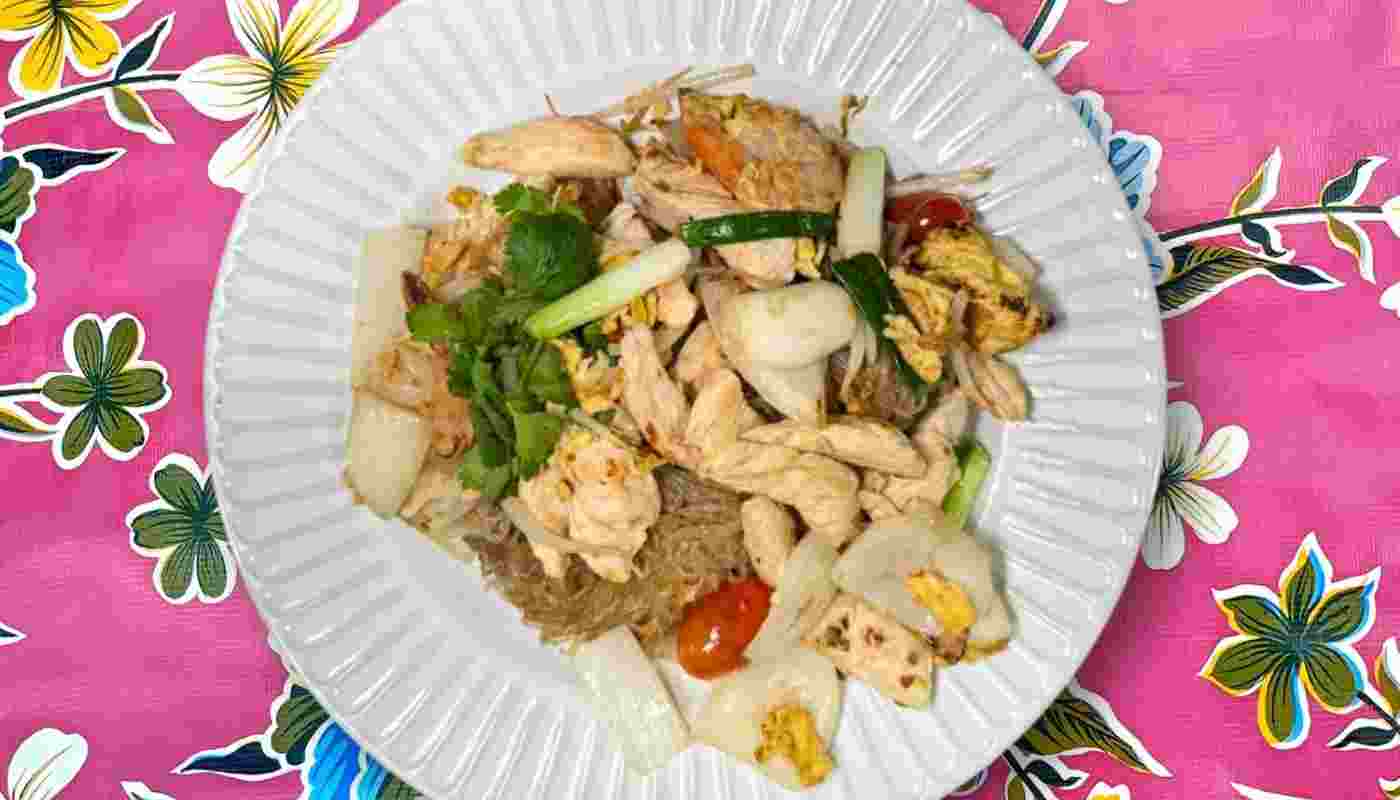 Pad Woon Sen with Chicken and Shrimp.