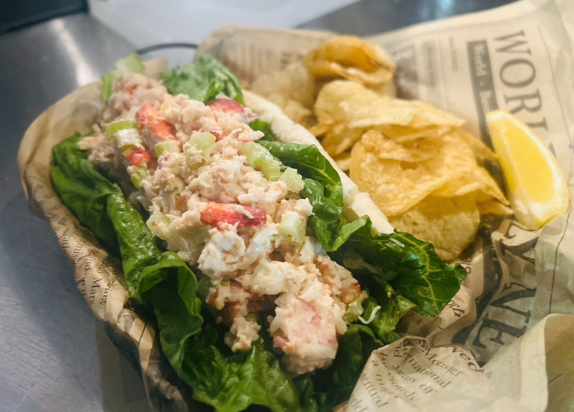 (COLD) Maine Style Lobster Roll.