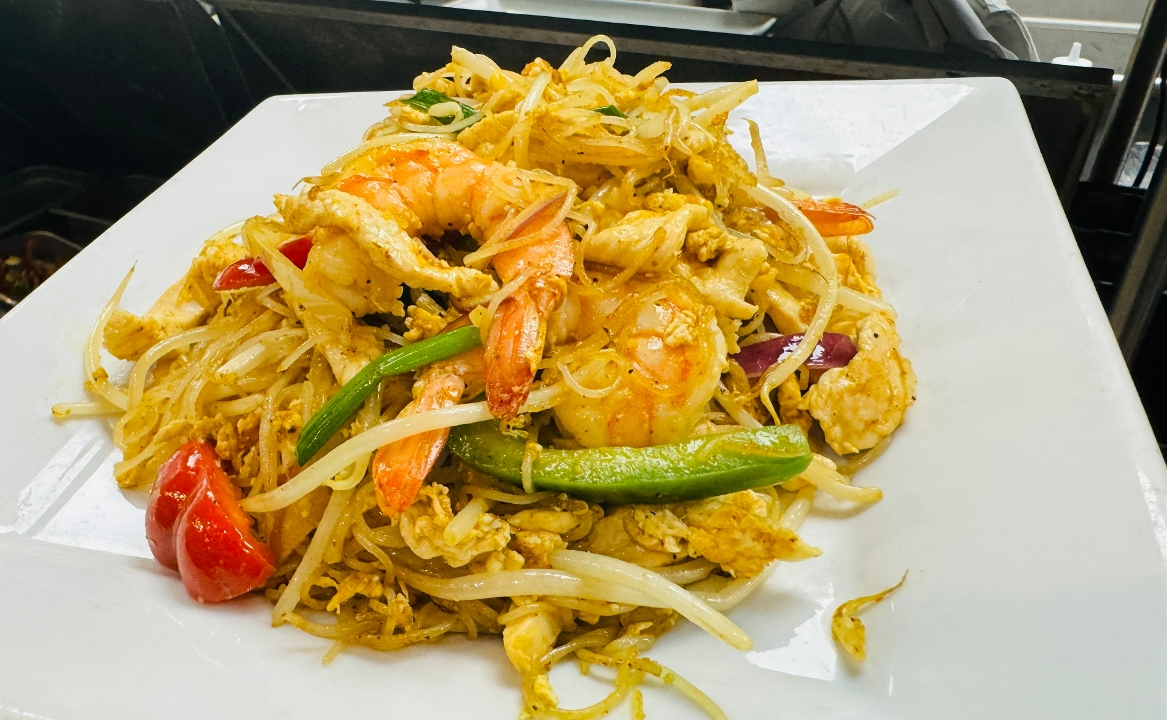 S8. Singapore Style Stir-Fried Noodles - Bun Xao Singapore.