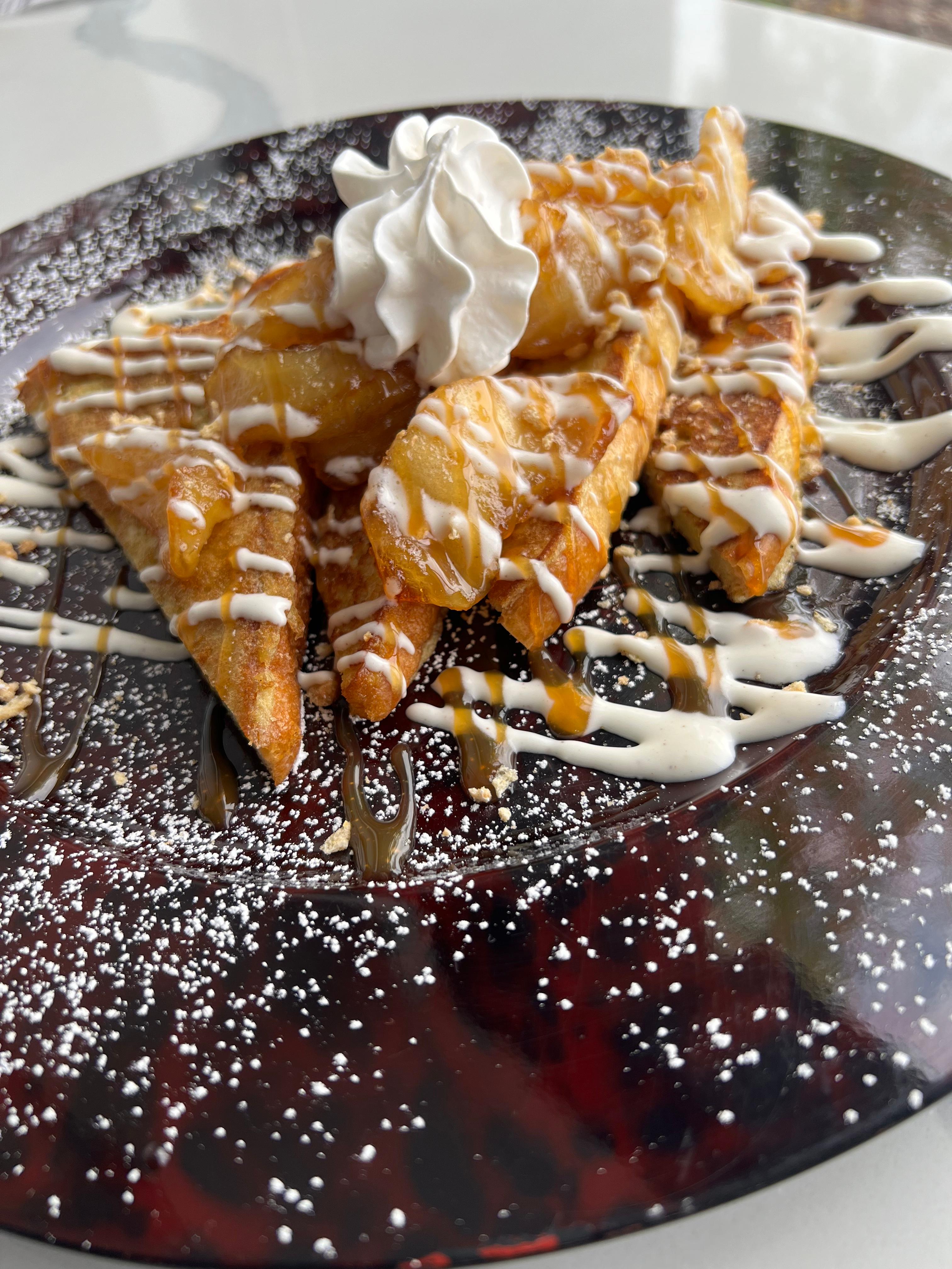 APPLE COBBLER FRENCH TOAST.