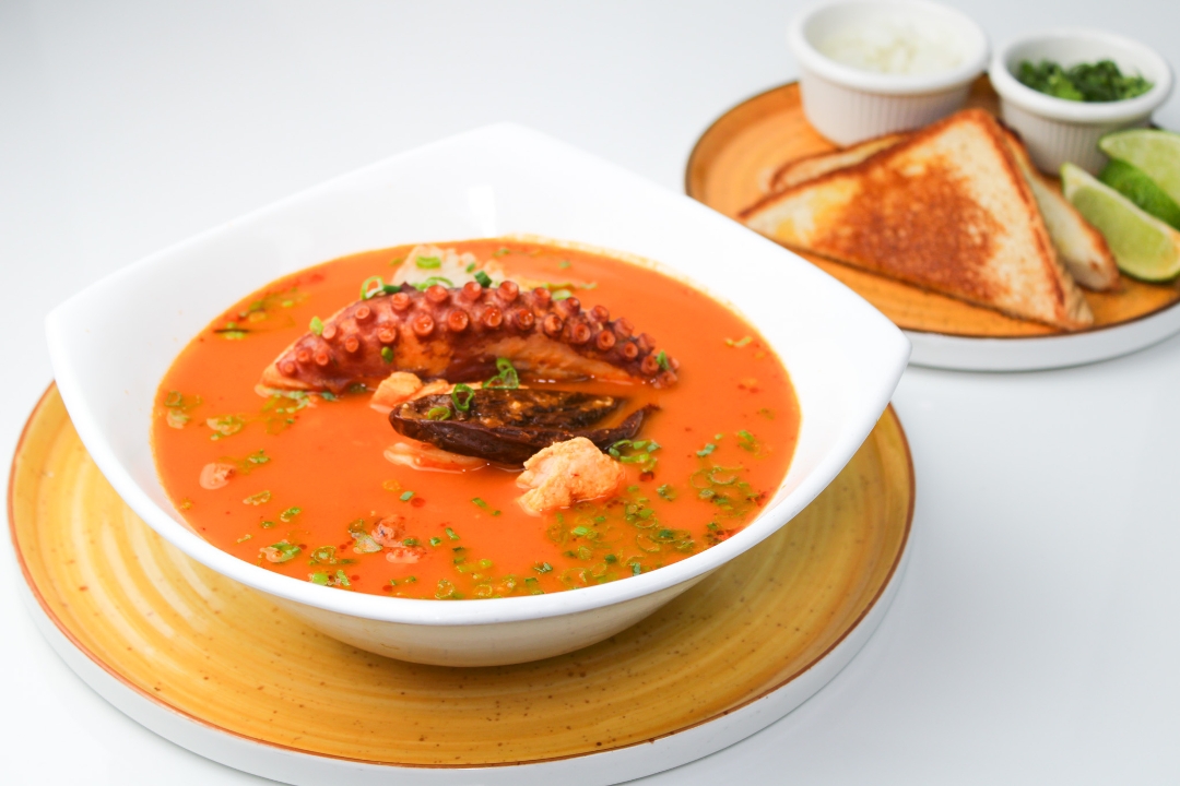 Caldo de Mariscos.