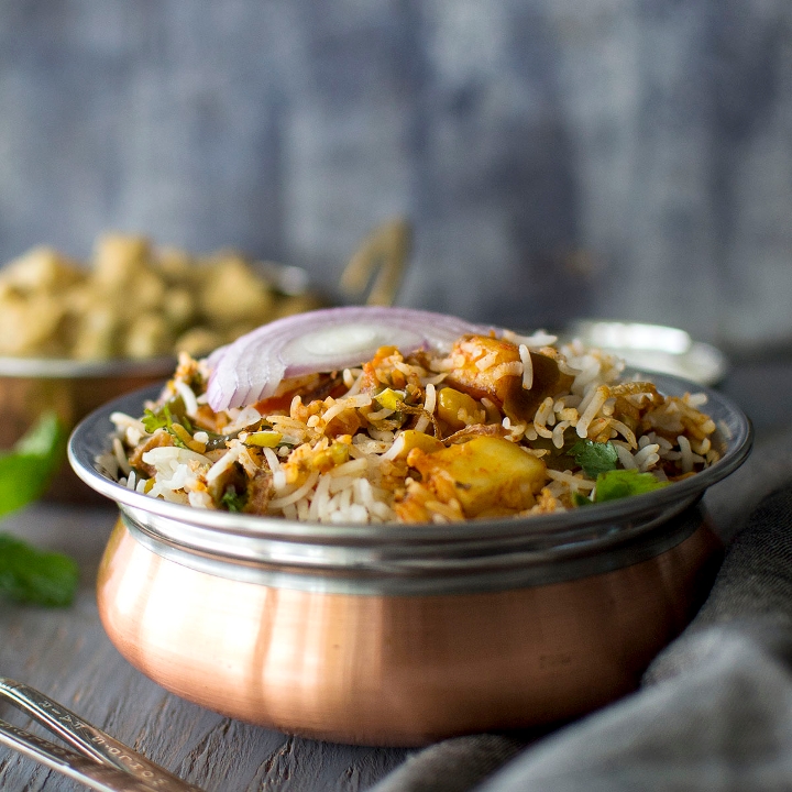 Veg Hyderabadi Dum Biryani 1/4 tray.