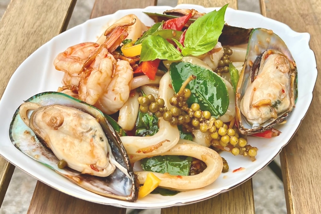 Pad Cha Seafood.