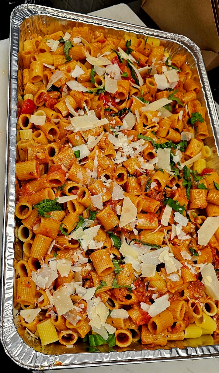 Rigatoni Pomodoro Catering.