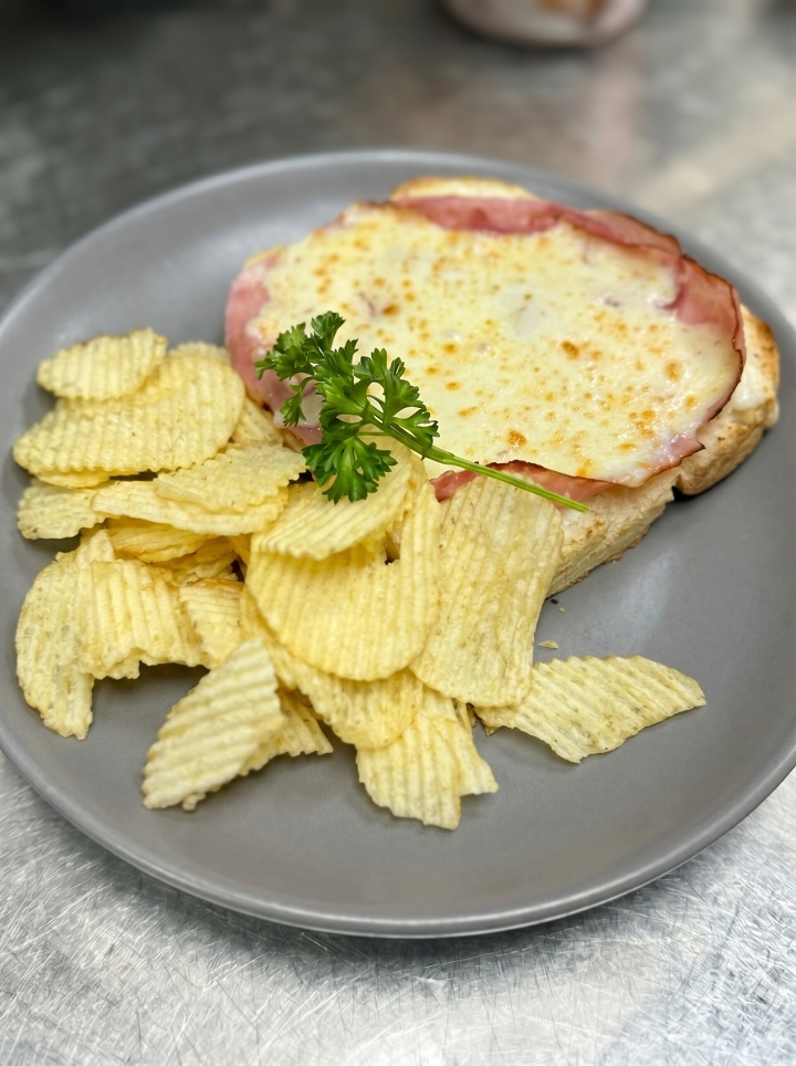Kid's Ham and Cheese Sub.