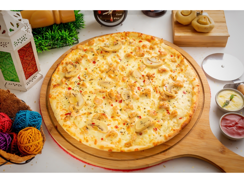 Medium Chicken Alfredo.