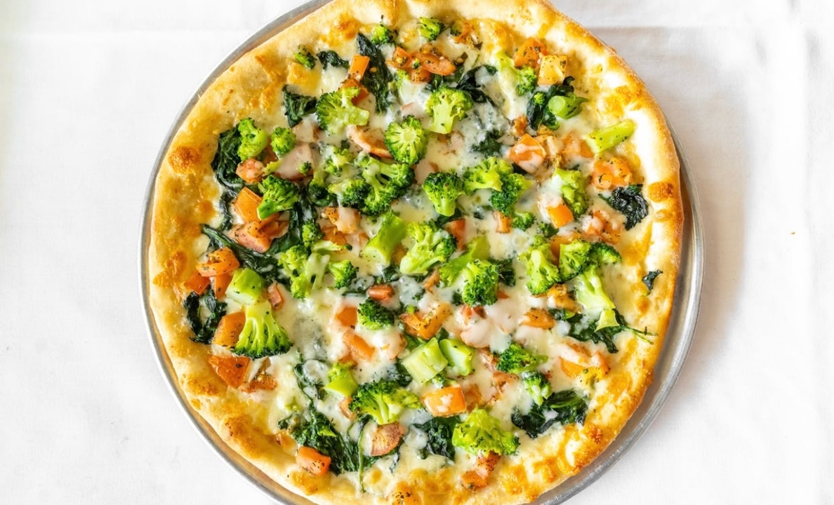LG Veggie White Pizza.