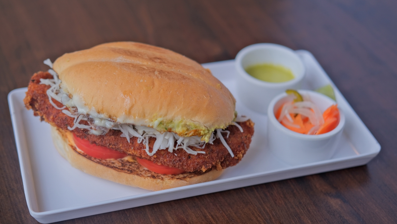 POLLO MILANES TORTA.