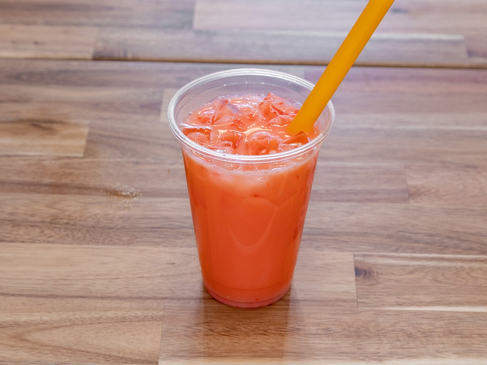 E-5 Strawberry Bubble Milk Tea (草莓珍珠奶茶).