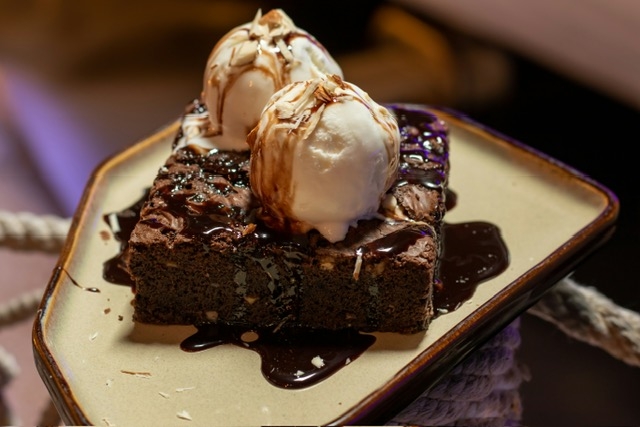 Ice Cream & Brownie.