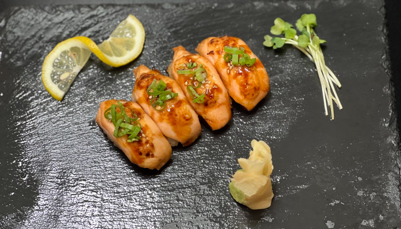 Baked Salmon Nigiri - 3 pcs.