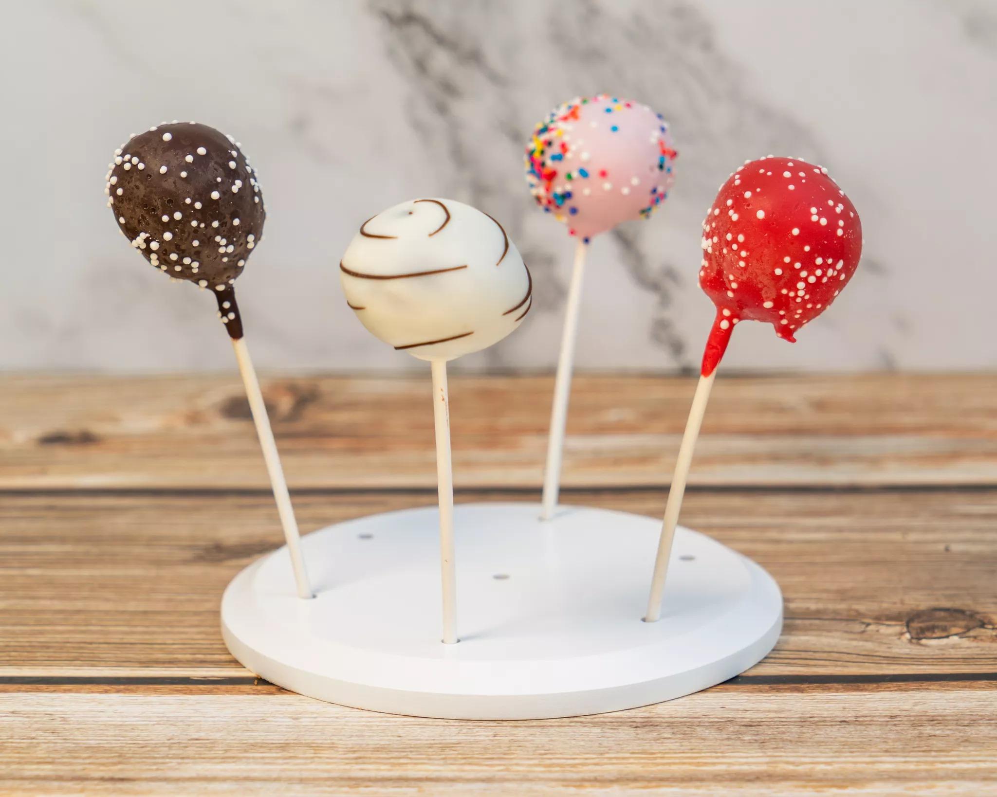 Red Velvet Cake Pop.