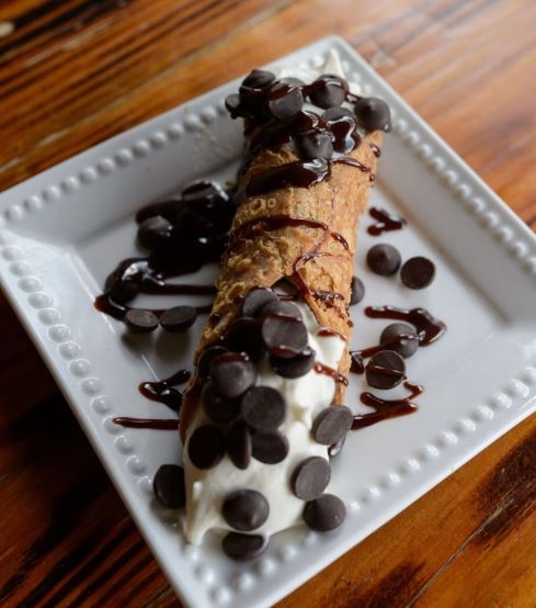CANNOLI.