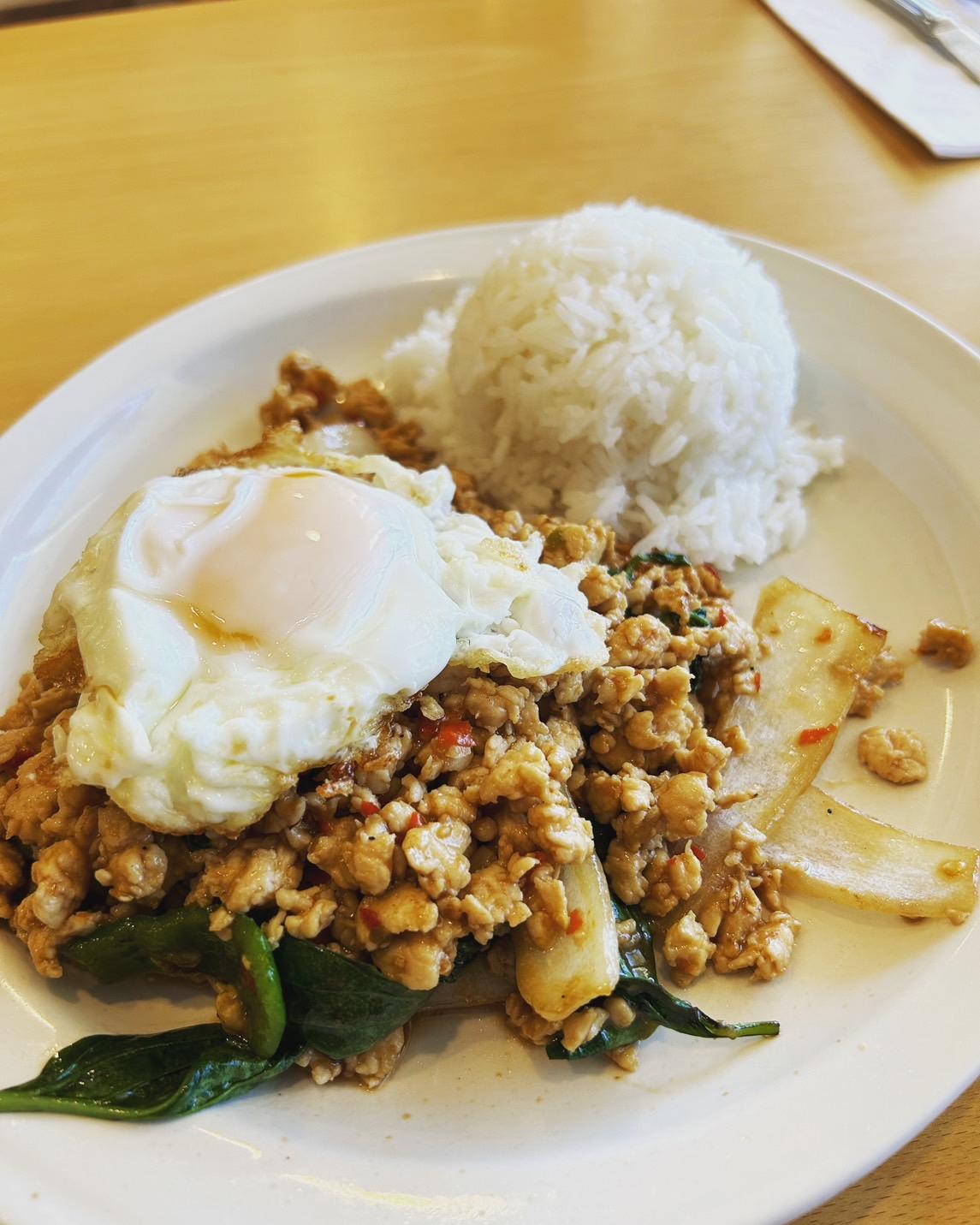 Gra Pao Gai Kai Dao.