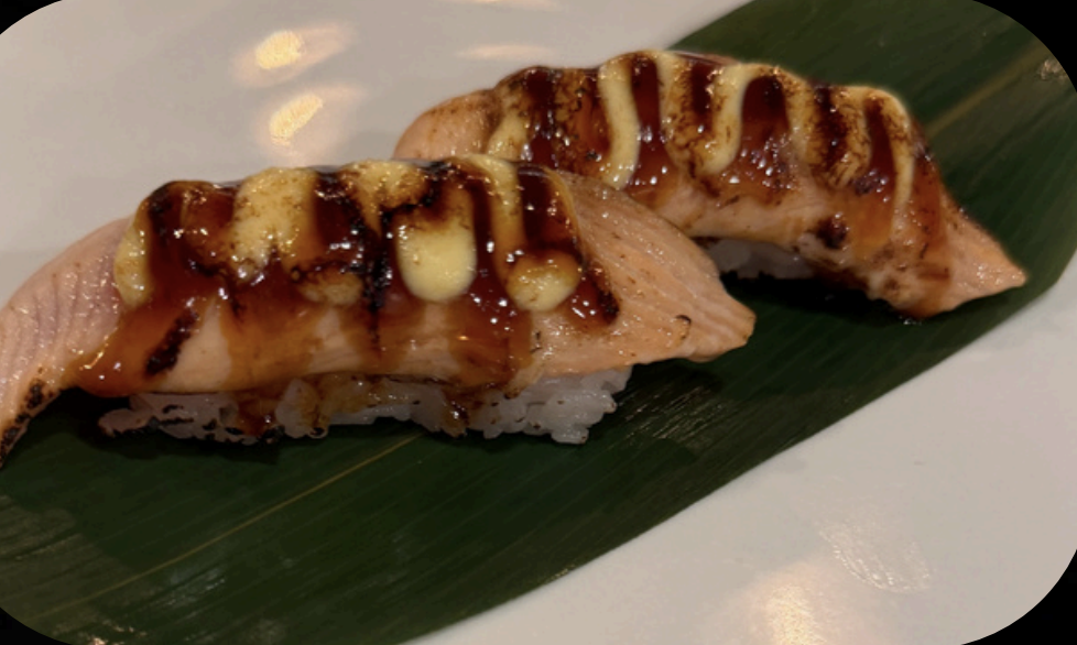 Special Nigiri: Salmon Brulêe.