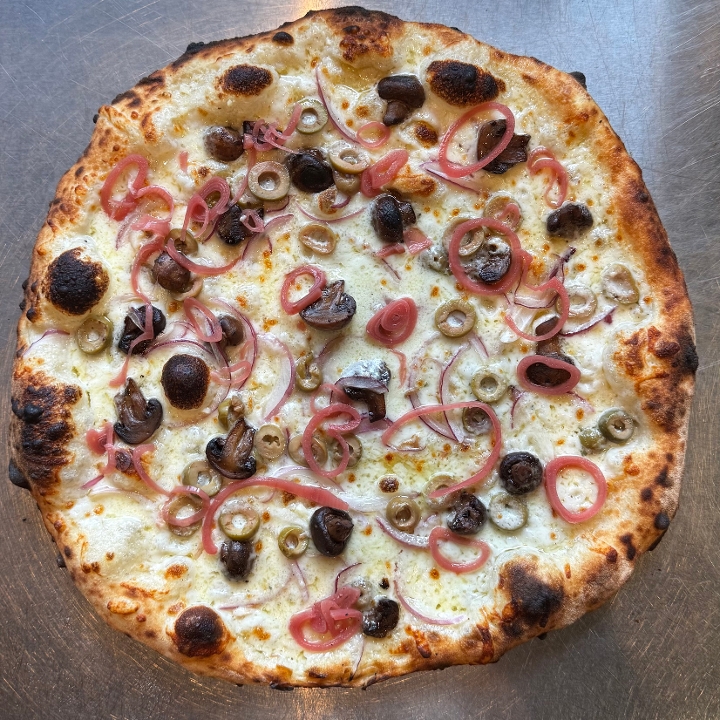 8 Mile Pizza | Round.