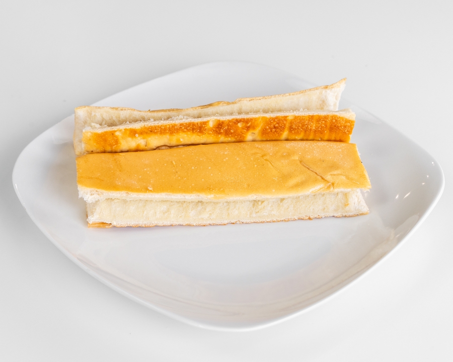 Pan Con Mantequilla.
