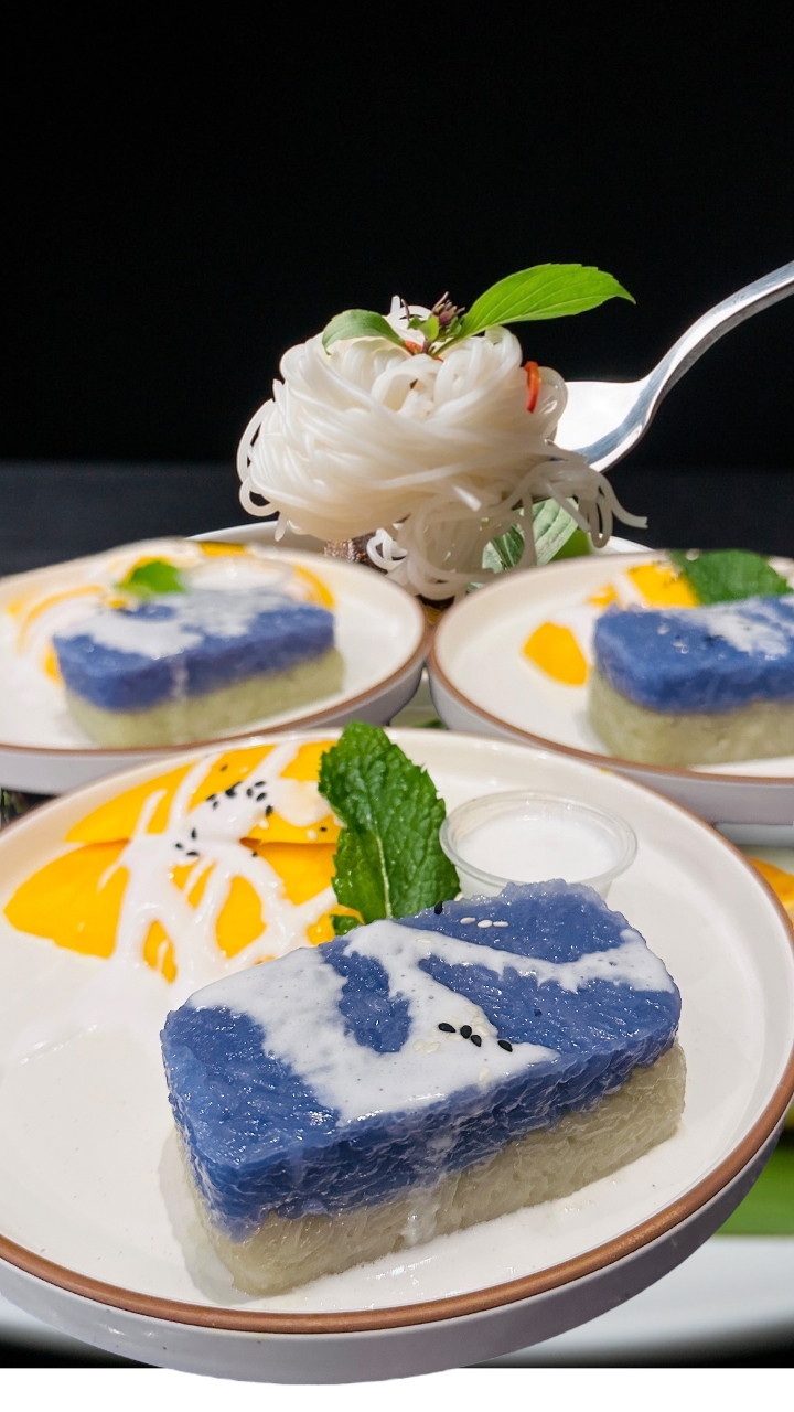 Mango & Sticky Rice (Seasonal).
