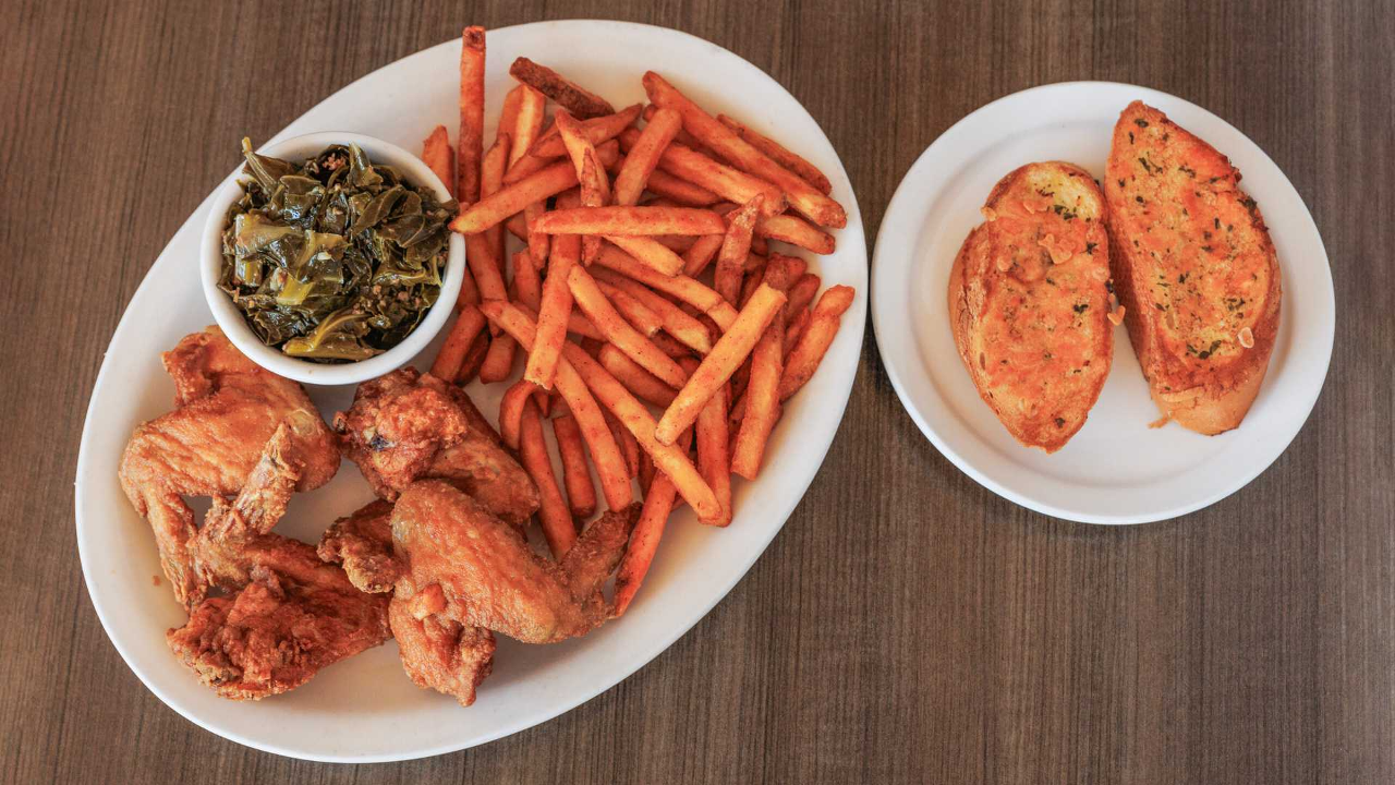 6 Chicken Wings.