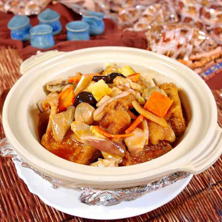 HP10. 八珍豆腐煲/Eight Delights w. Bean Curd Casserole.