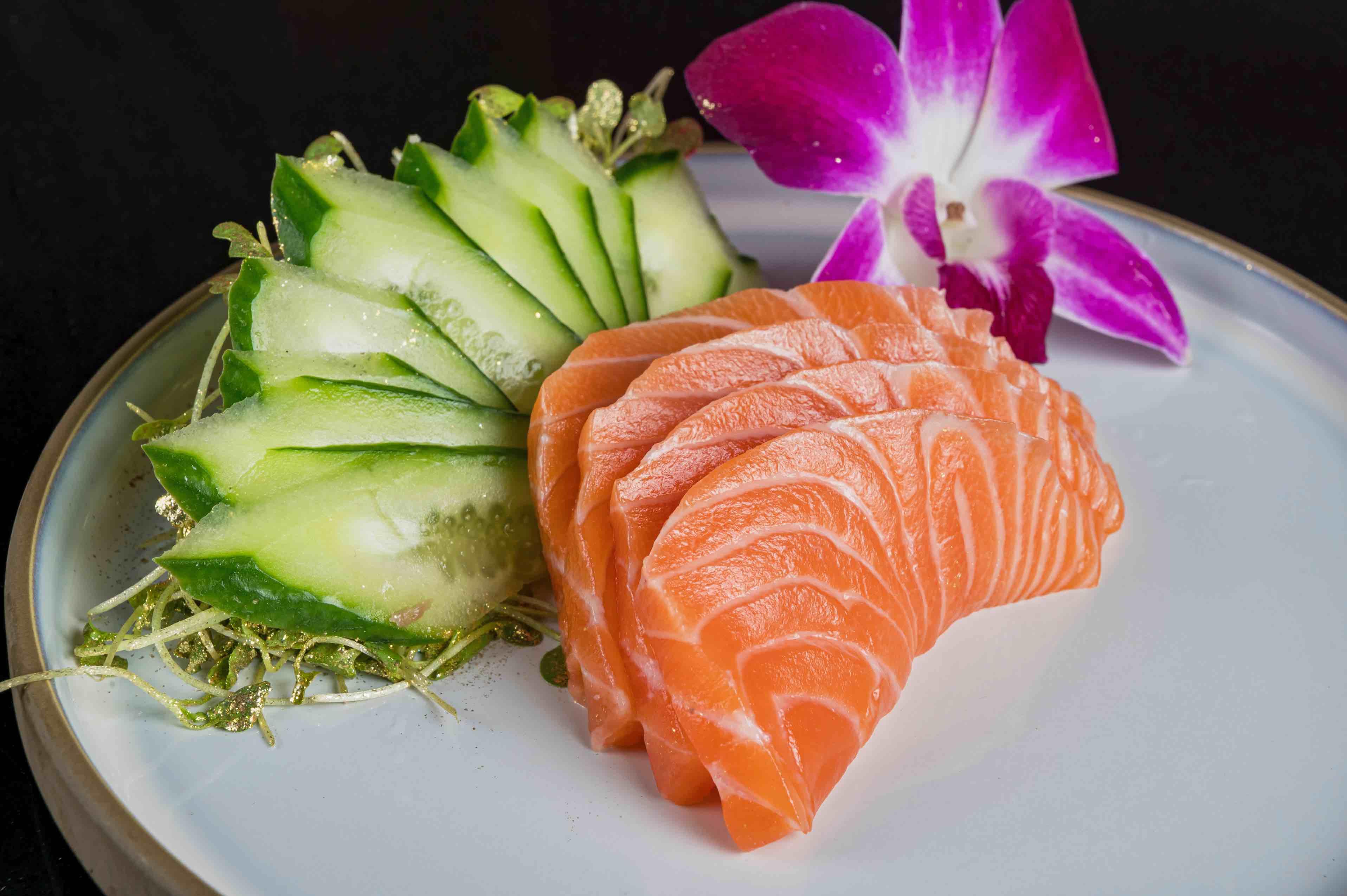 Sashimi (4 piece).