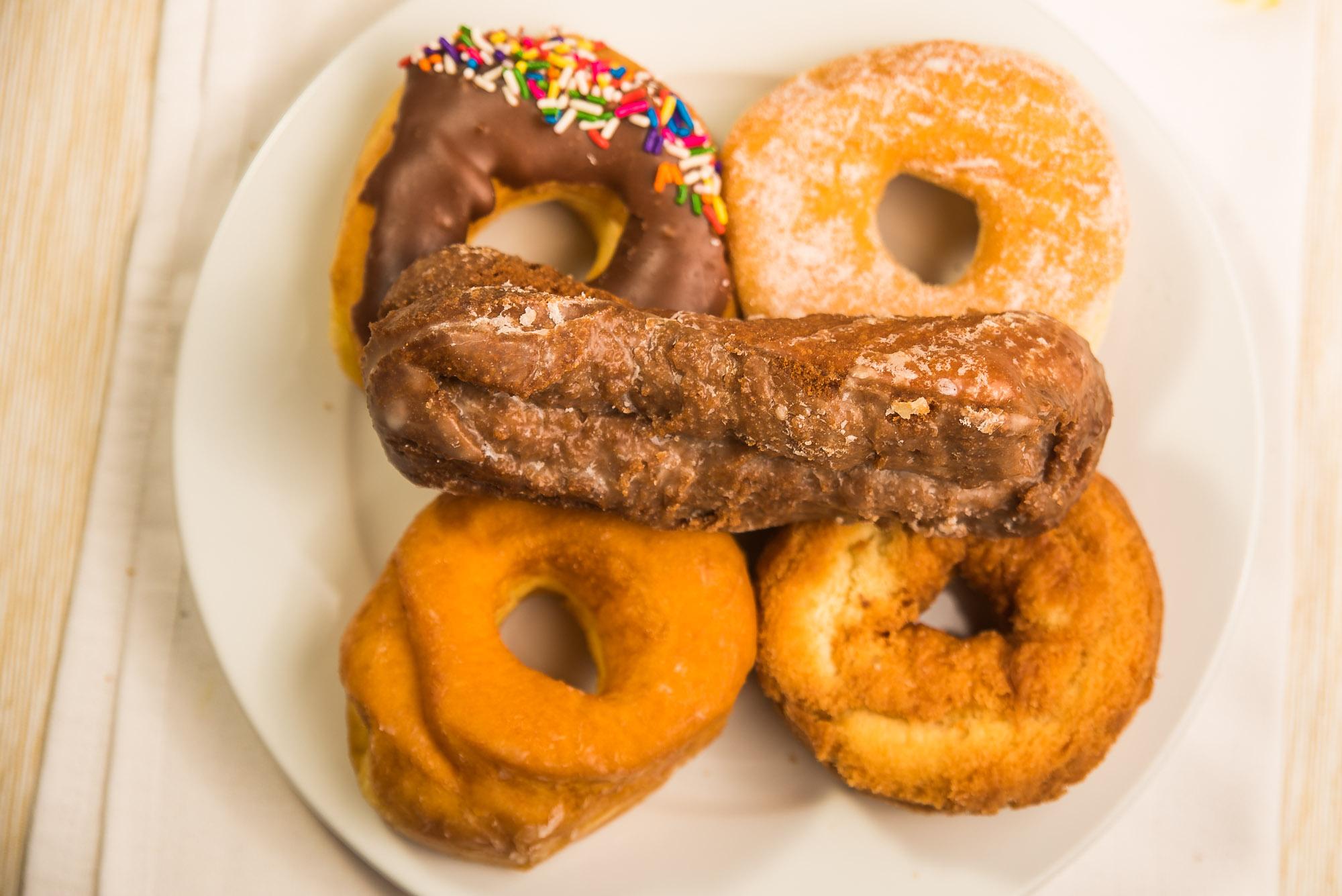 2 Donuts.