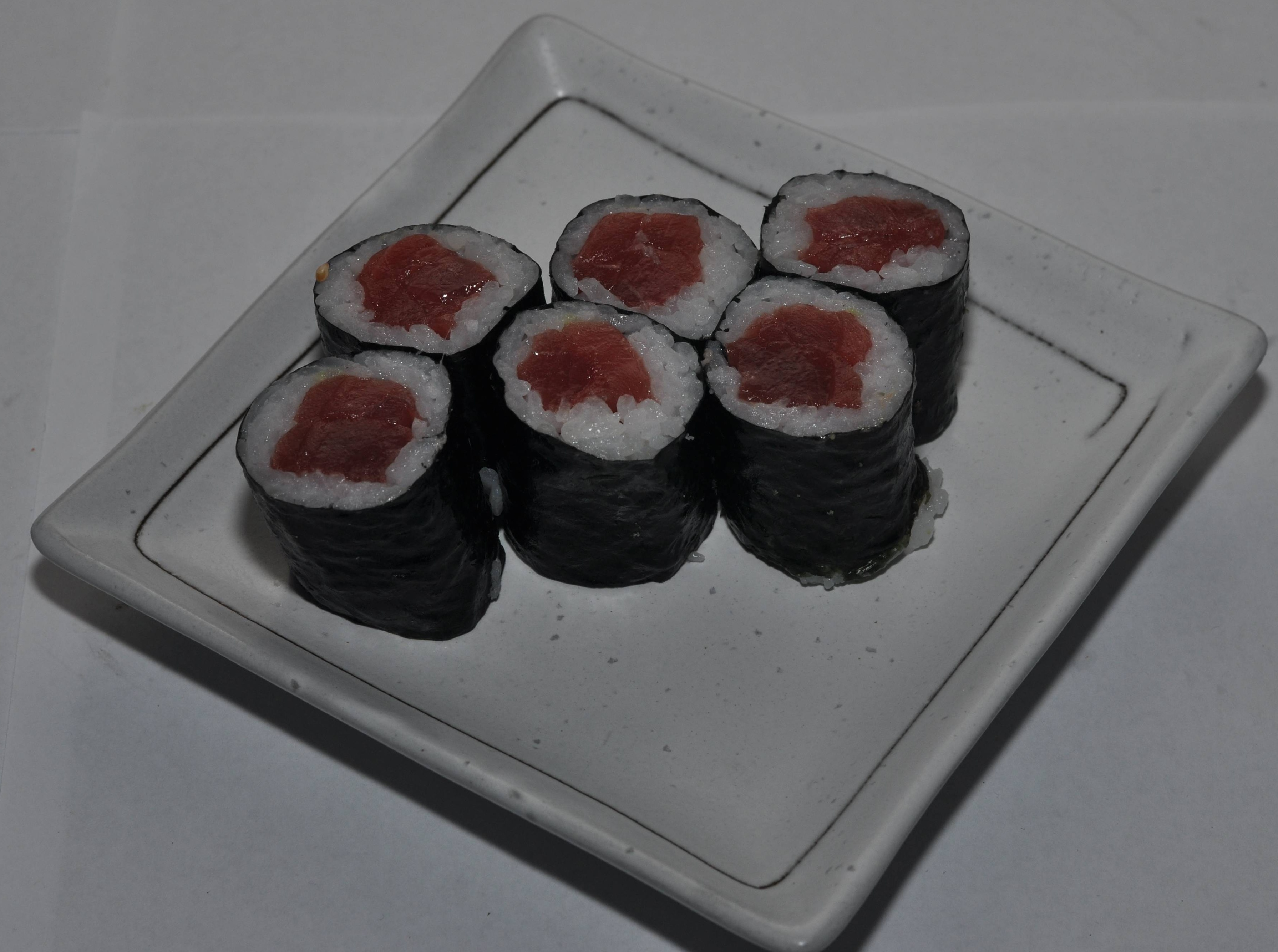 Tuna Maki Roll.