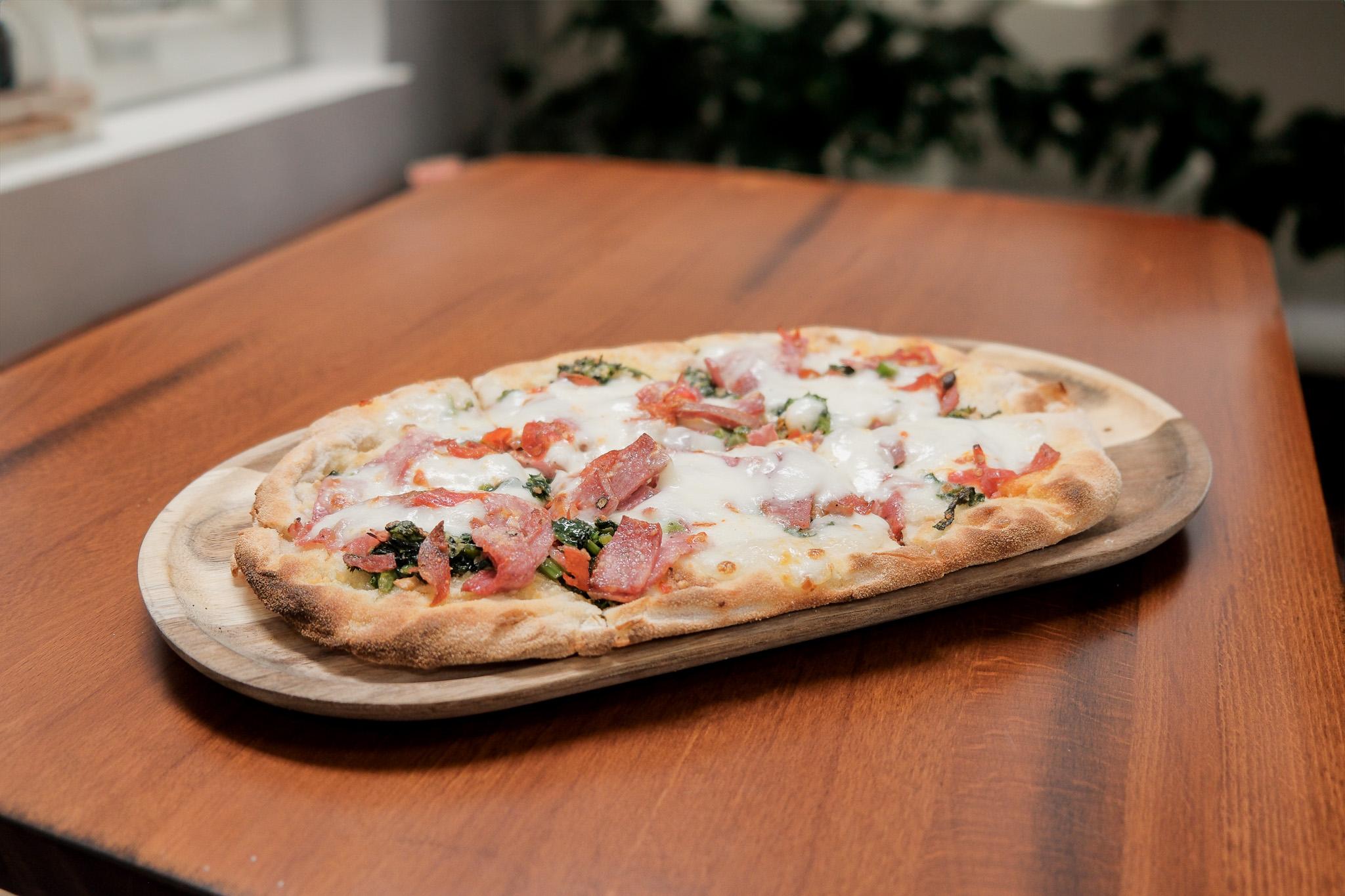 Salami Pizza.