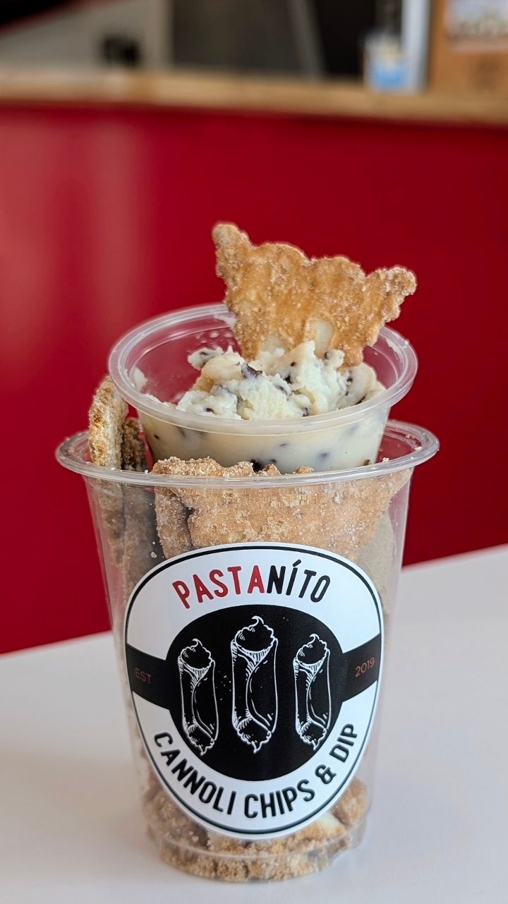 Cannoli Chips and Dip Cup.